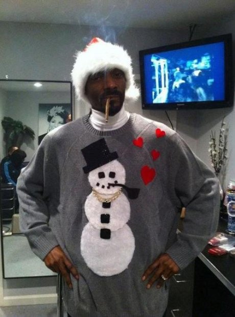 Snoop's got the holiday spirit