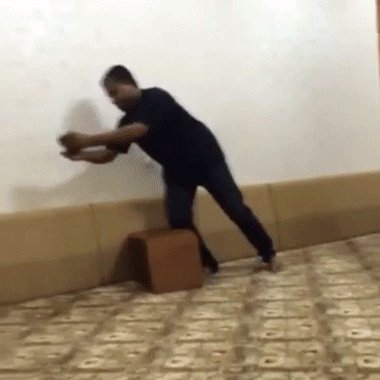Great friends pulling an awesome prank